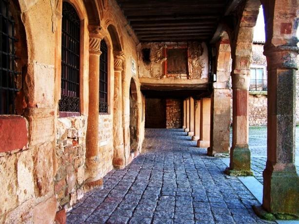 Hostal Nicolas Мединасели Экстерьер фото